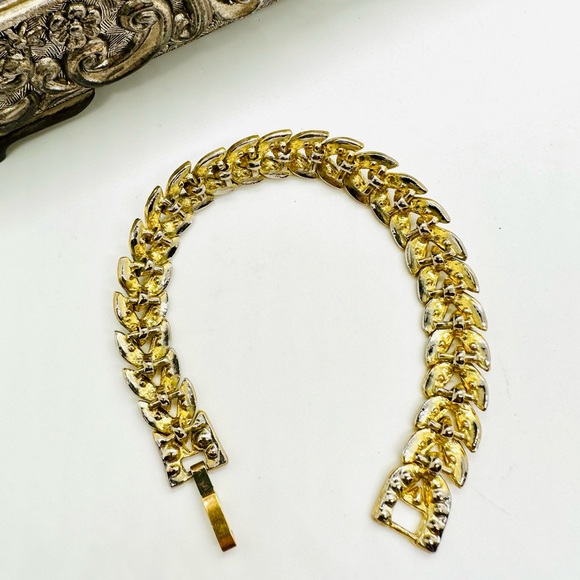 Vintage Rhinestone Bracelet - Picture 3 of 12